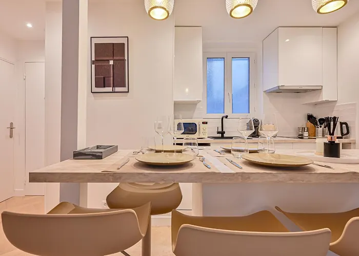 Eiffel- Perfect Location Appartement Parijs