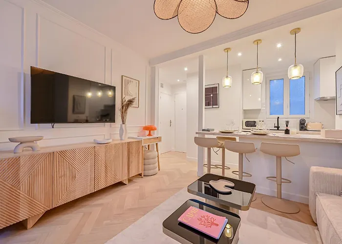 Eiffel- Perfect Location Appartement Parijs